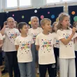 koszulka dziecieca z nadrukiem dla chlopca dziewczynki dzien kropki biala do przedszkola 128