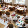 koszulka dziecieca z nadrukiem dla chlopca dziewczynki dzien kropki biala do przedszkola 140