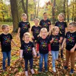 koszulka dziecieca z nadrukiem dla chlopca dziewczynki dzien kropki czarna do przedszkola 128