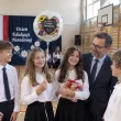 prezent dla nauczyciela wychowawcy na dzien edukacji narodowej balon foliowy z imieniem tablica