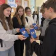 prezent na dzien chlopaka upominek opakowanie na czekolade super chlopak bohater pudelko
