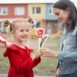 prezent na dzien kobiet dekoracja na lizaka tulipan do przedszkola szkoly pracy 18 cm