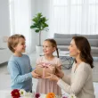 prezent na dzien matki kubek podkladka magnes i kartka zestaw upominkowy 290 ml