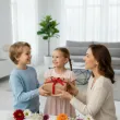 prezent na dzien matki urodziny 26 maja zestaw upominkowy kubek magnes brelok kartka imie