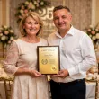 prezent na rocznice slubu jubileusz zloty certyfikat w drewnie pamiatka personalizacja imiona