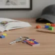 prezent na urodziny dla kibica pilkarza brelok do kluczy pilka nozna personalizacja 4x3 5 cm