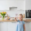 prezent na wielkanoc zajaca dla dzieci bileciki na czekoladki pani krolikowa kinder 5 szt