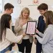 prezent personalizowany dla nauczyciela na zakonczenie roku swiadectwo szkolne dyplom w ramce a4