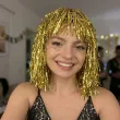 zlota peruka na karnawal i sylwestra dodatek do stroju na nowy rok bob blyszczaca cosplay